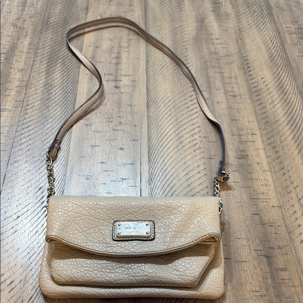 Nine West Elegant Cream Leather Shoulder Bag